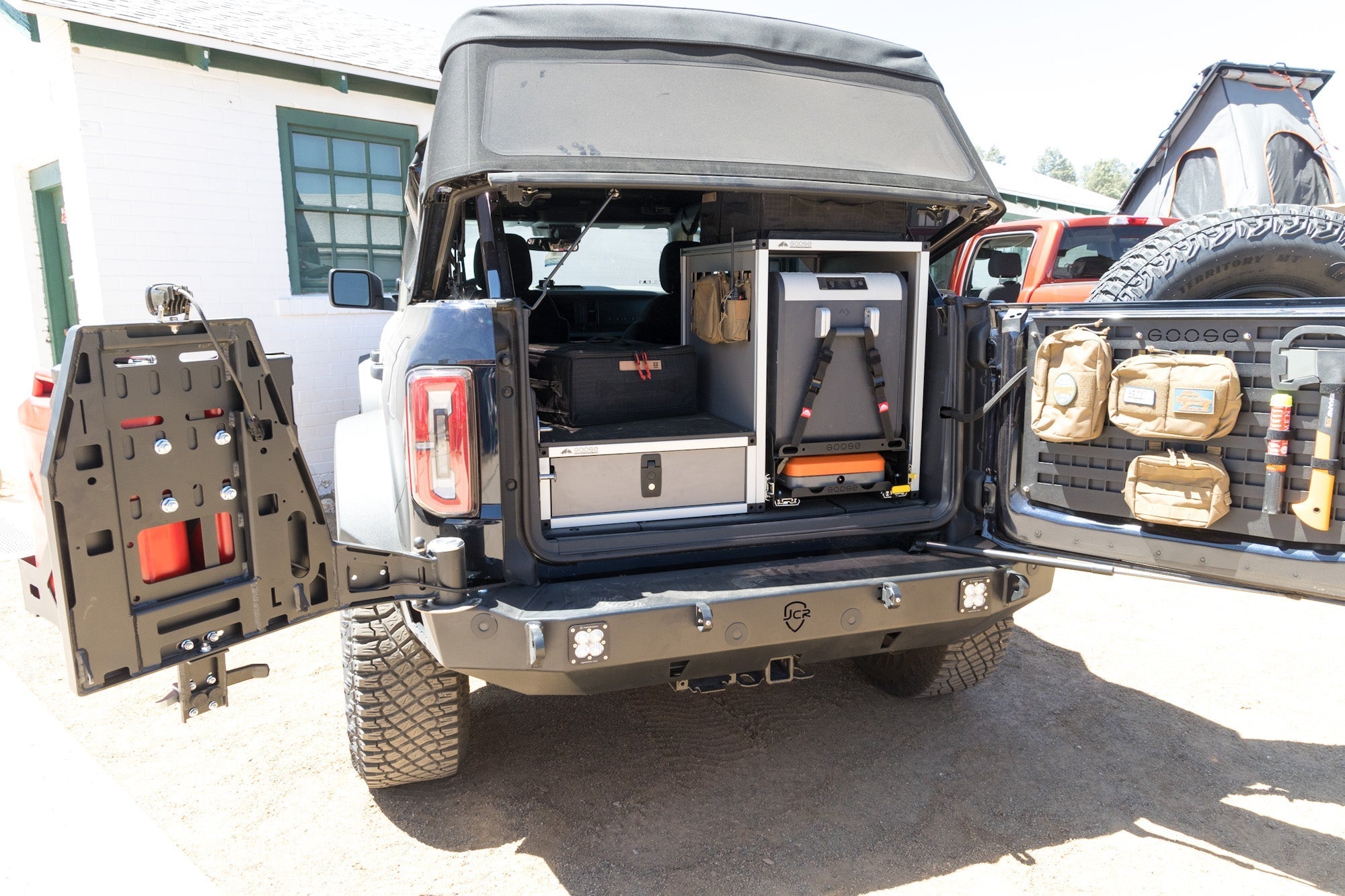 Ultimate Chef and Sleeping Package for Ford Bronco 2021-Present 6th. Gen. 4 Door Packages Goose Gear- Overland Kitted