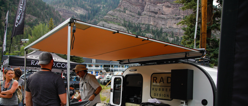 90° pull-out vehicle awning providing shade for overlanding and outdoor adventures.