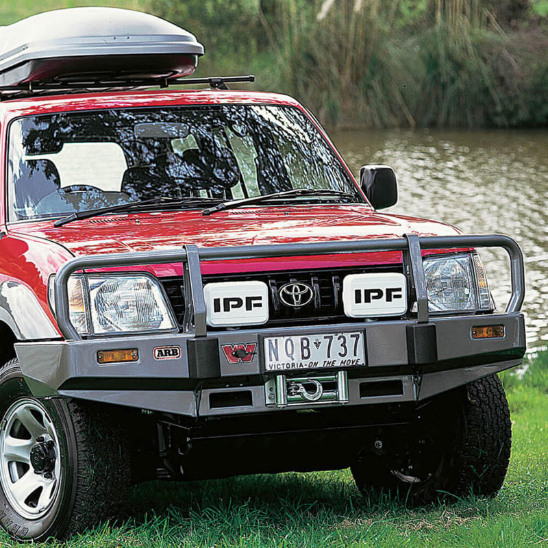 ARB Deluxe Combination Bull Bar for Toyota Land Cruiser Prado 90 — front three-quarter studio view