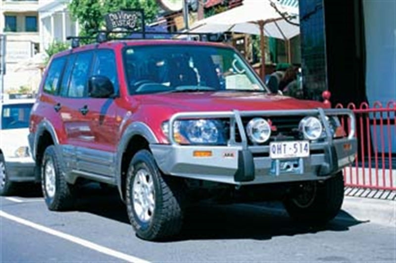 ARB combination bull bar fitted to a Mitsubishi Montero, front three-quarter view