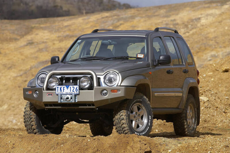 ARB Deluxe Combar winch bull bar for 2002-2005 Jeep Liberty KJ in black powder coat