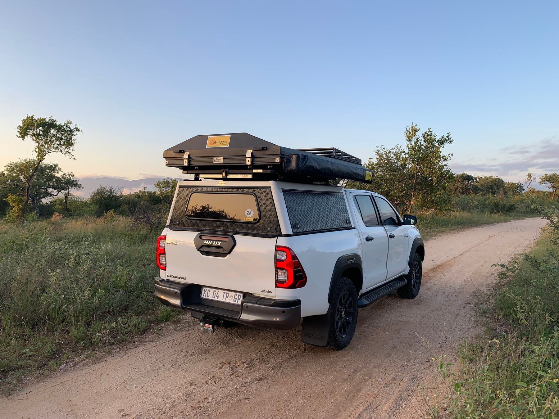 Blade 40th Edition Hard Shell Roof Top Tent  Roof Top Tent Eezi-Awn- Overland Kitted