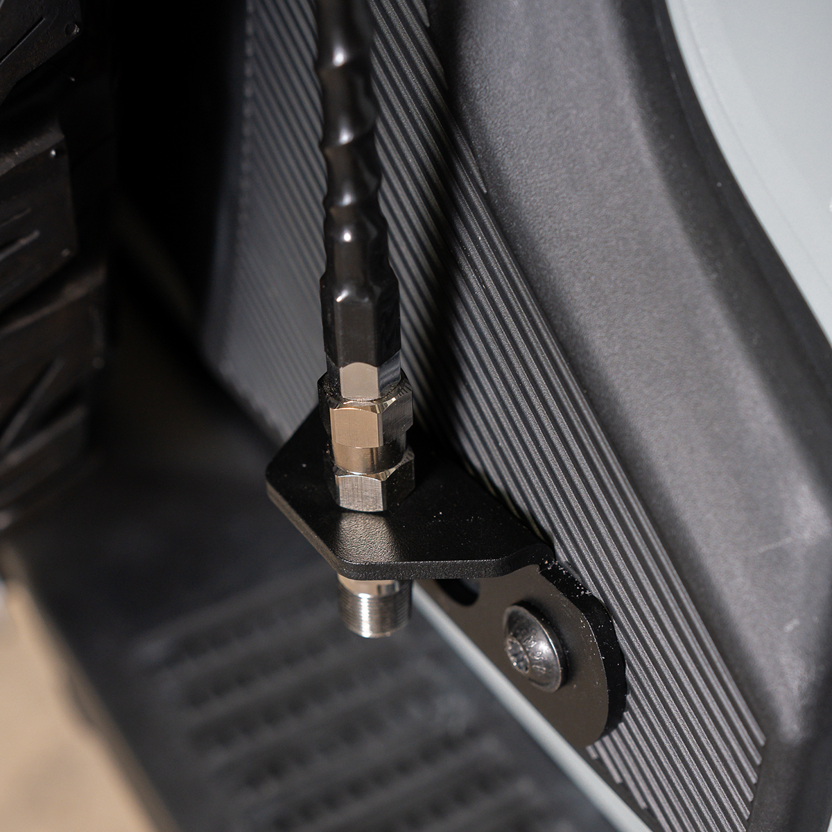 Rear Antenna Mount Fits 22+ Ford Bronco Raptor