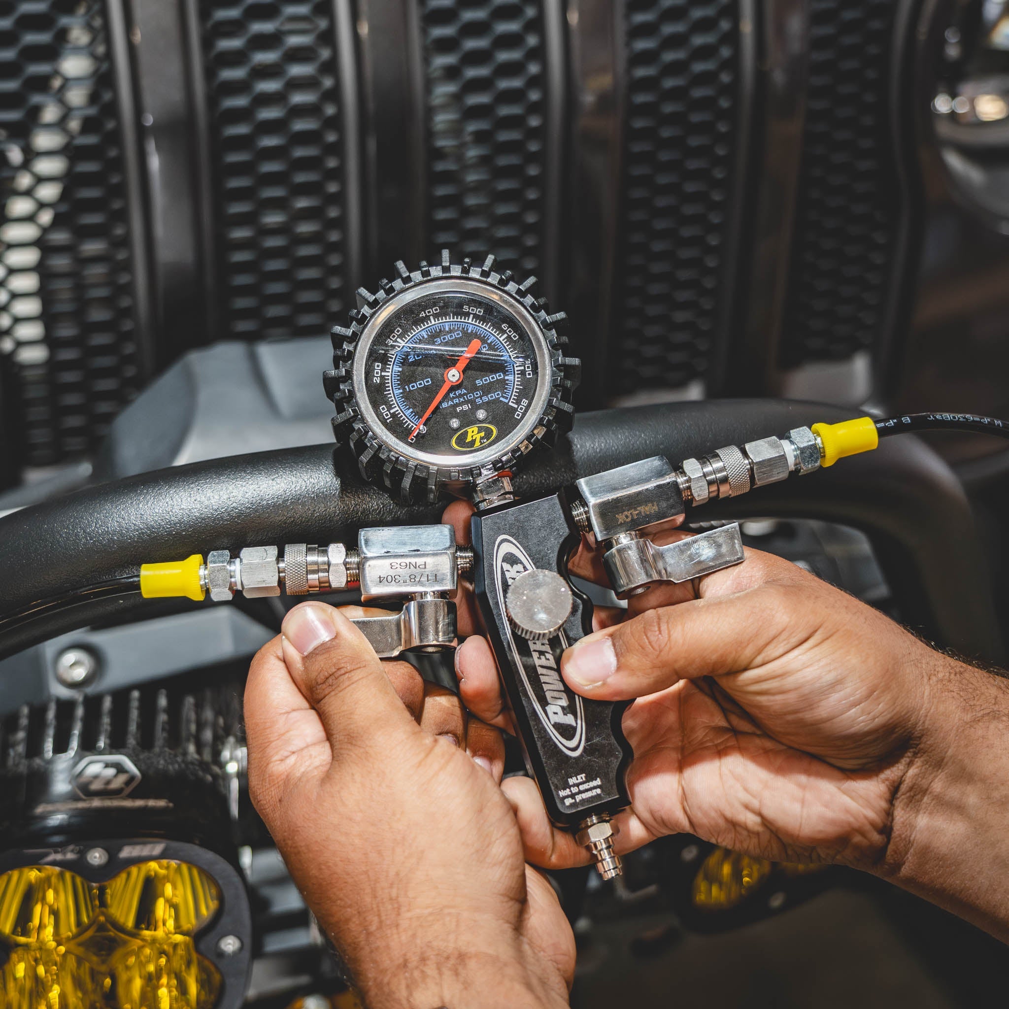 ORI Shock Boss™ V2 - 800 psi Dual Fill Strut Inflator - Portable Nitrogen Shock Tuning Kit