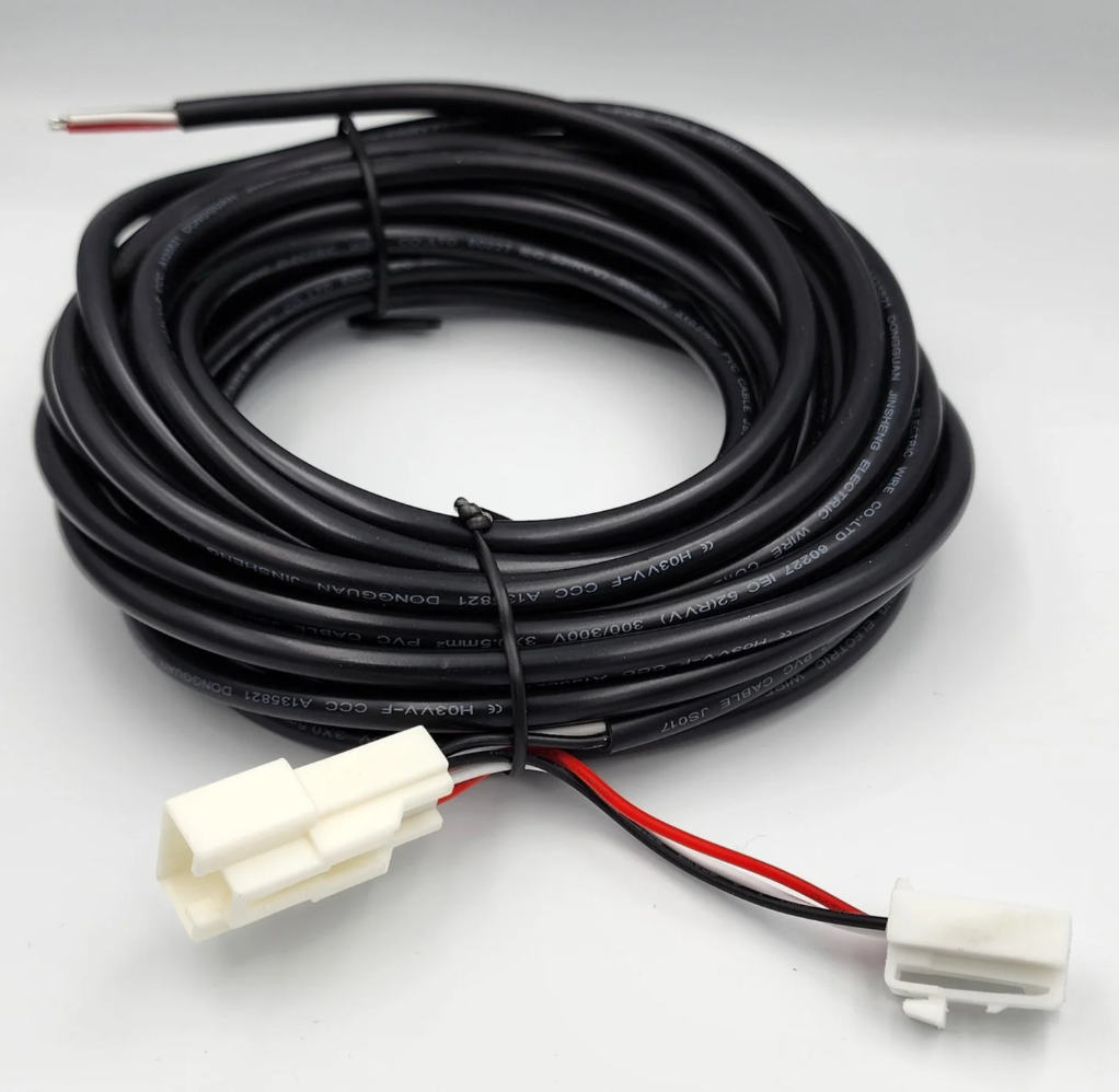 GG Offroad Tundra brake light tap cable with white plug-in connectors and red and black leads