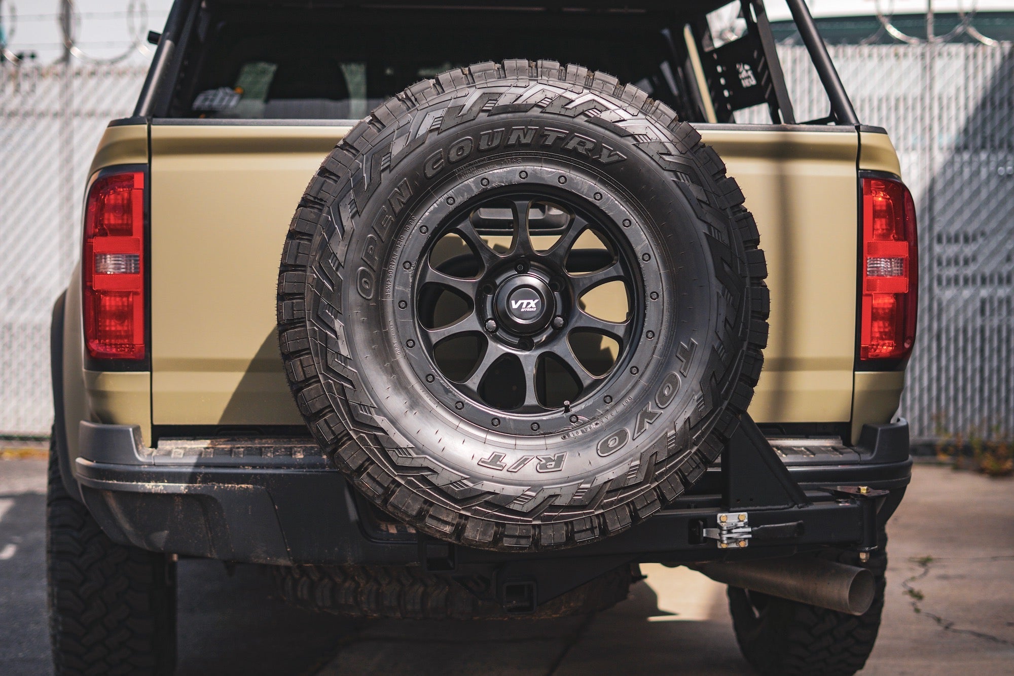 UltraSwing™ Multi-Fit Spare Tire Hitch Mount | RiGd Supply Vehicle RIGd Supply- Overland Kitted