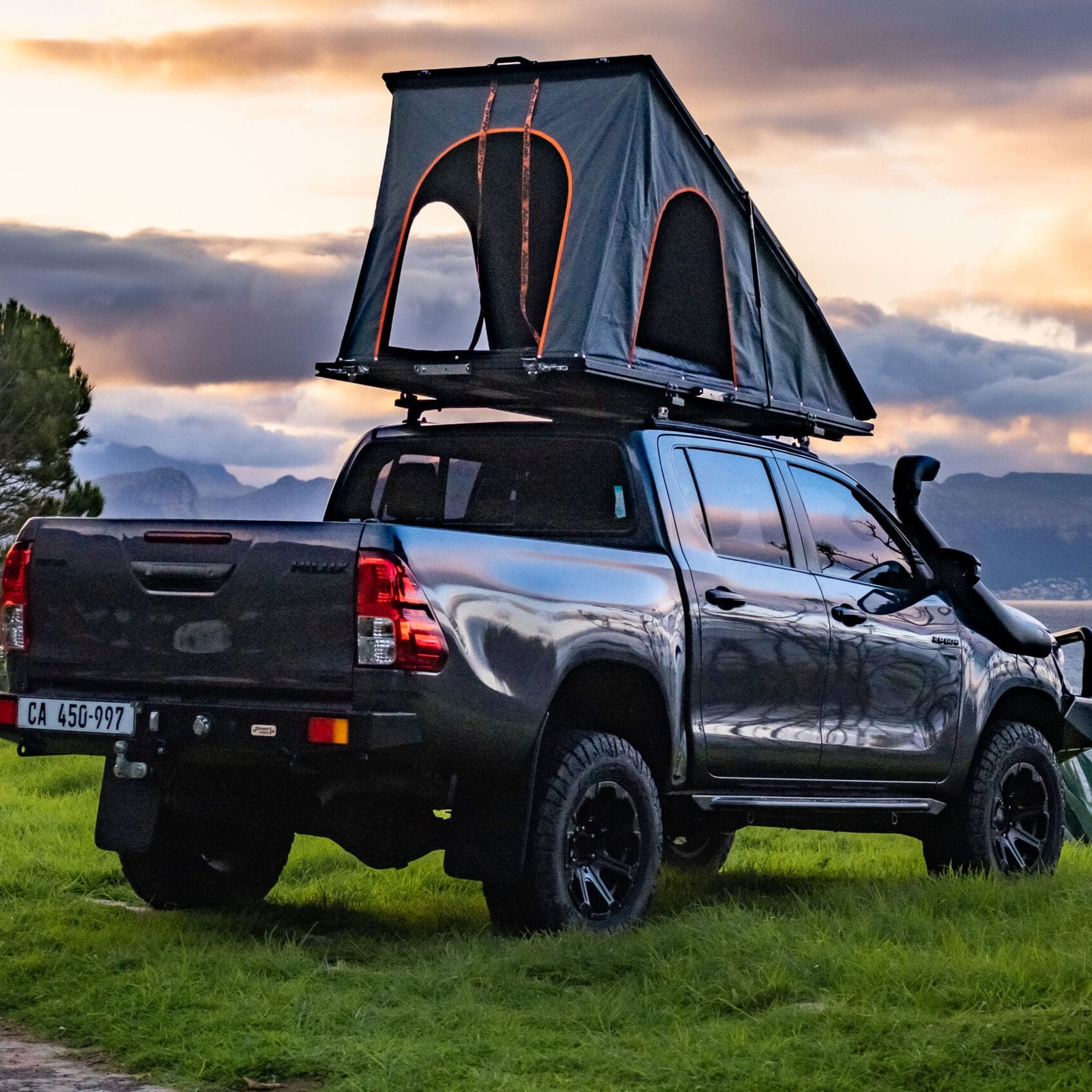 LT-50 LIGHTWEIGHT TENT Roof top tent Alu-Cab- Overland Kitted