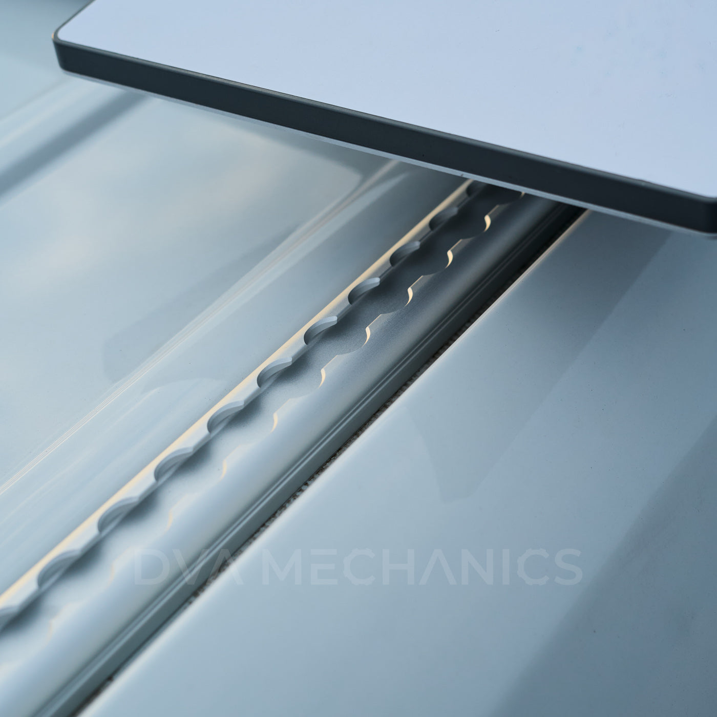 Mercedes Sprinter: LoadSpan™ Load-Spreading Roof Rails with L-Track