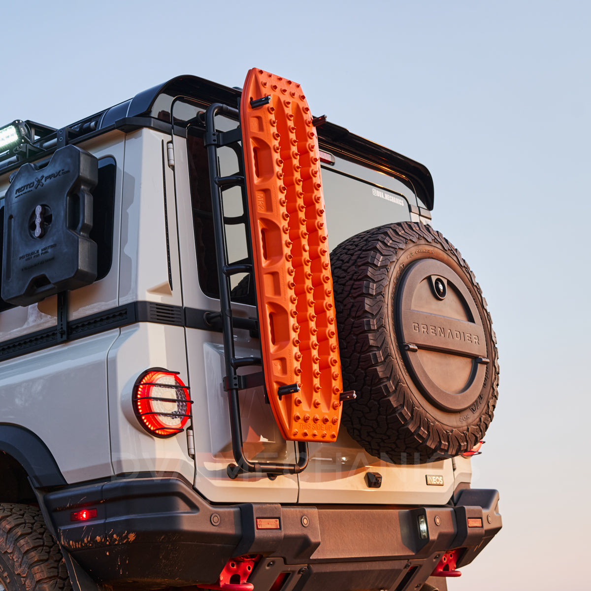 Ladder-Mounted Recovery Board Carrier – MaxTrax MKII & Lite - for INEOS Grenadier
