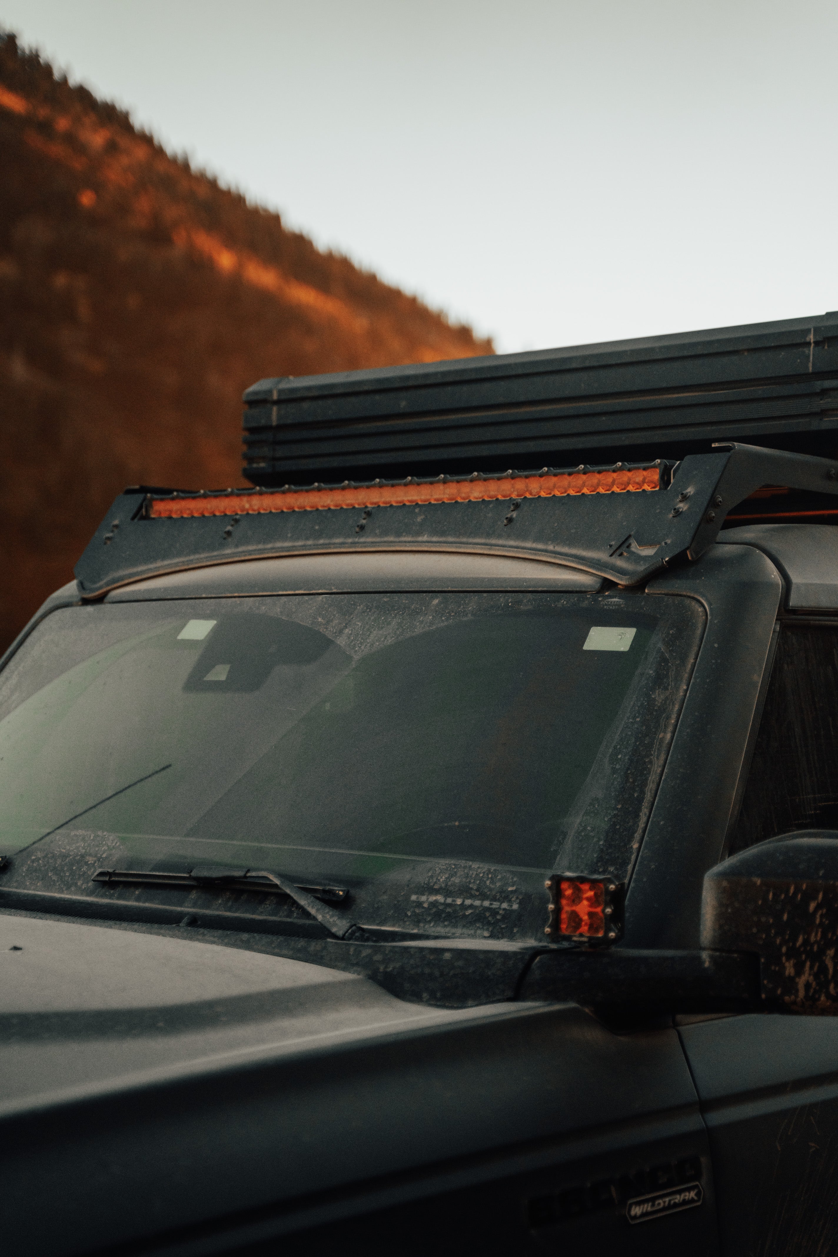 Universal Light Bar Mount