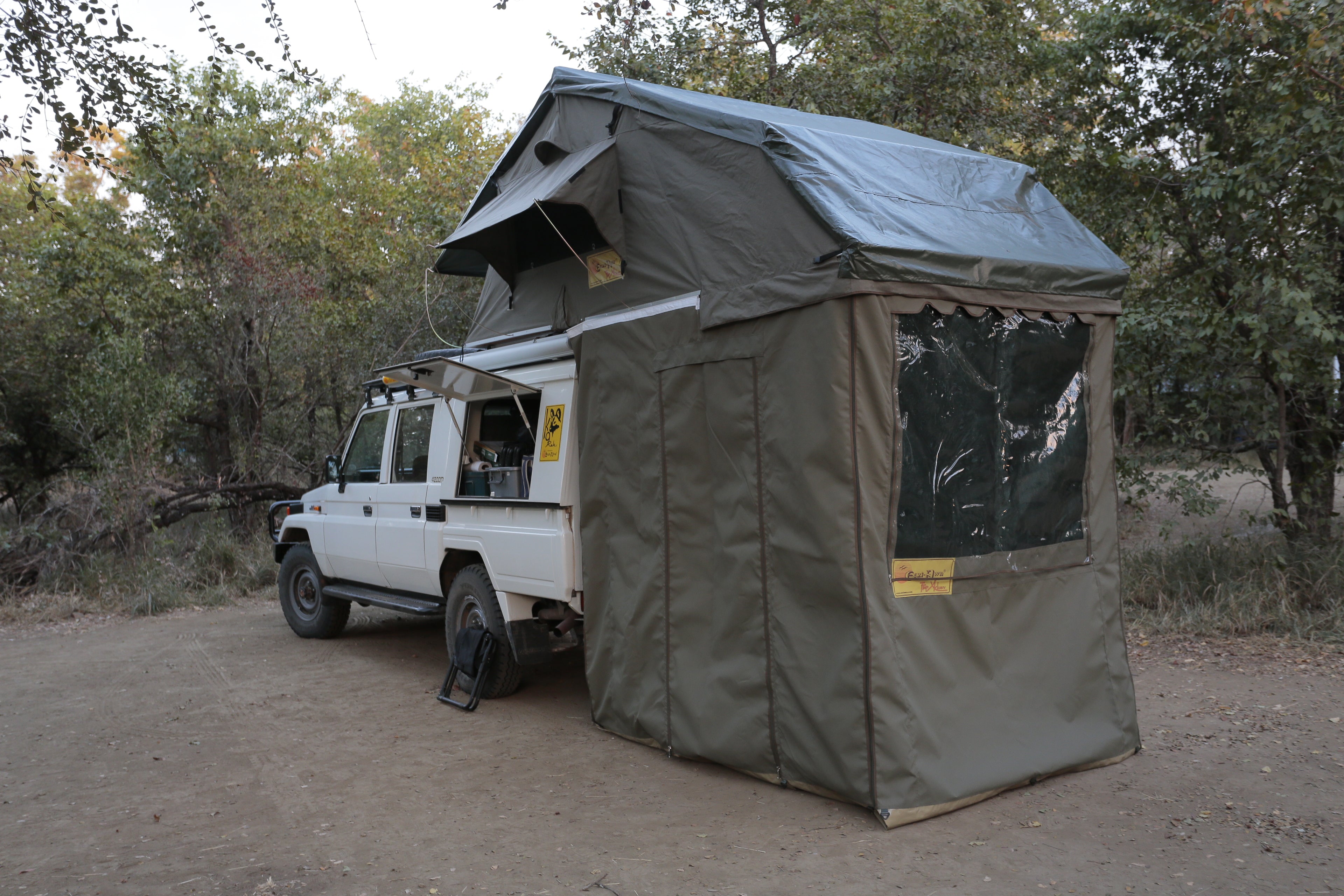 XKLUSIV Roof Top Tent  Roof Top Tent Eezi-Awn- Overland Kitted