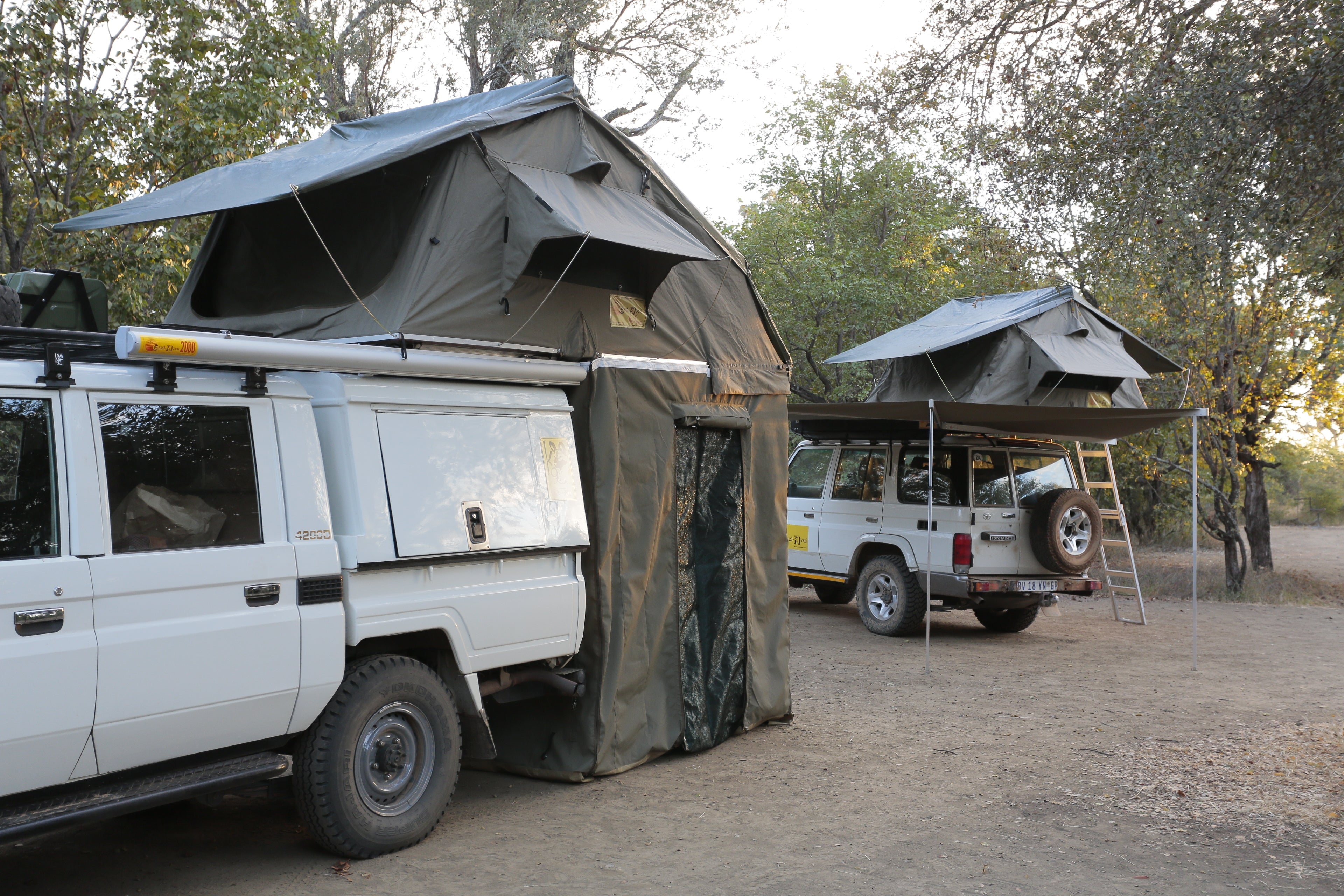 XKLUSIV Roof Top Tent  Roof Top Tent Eezi-Awn- Overland Kitted