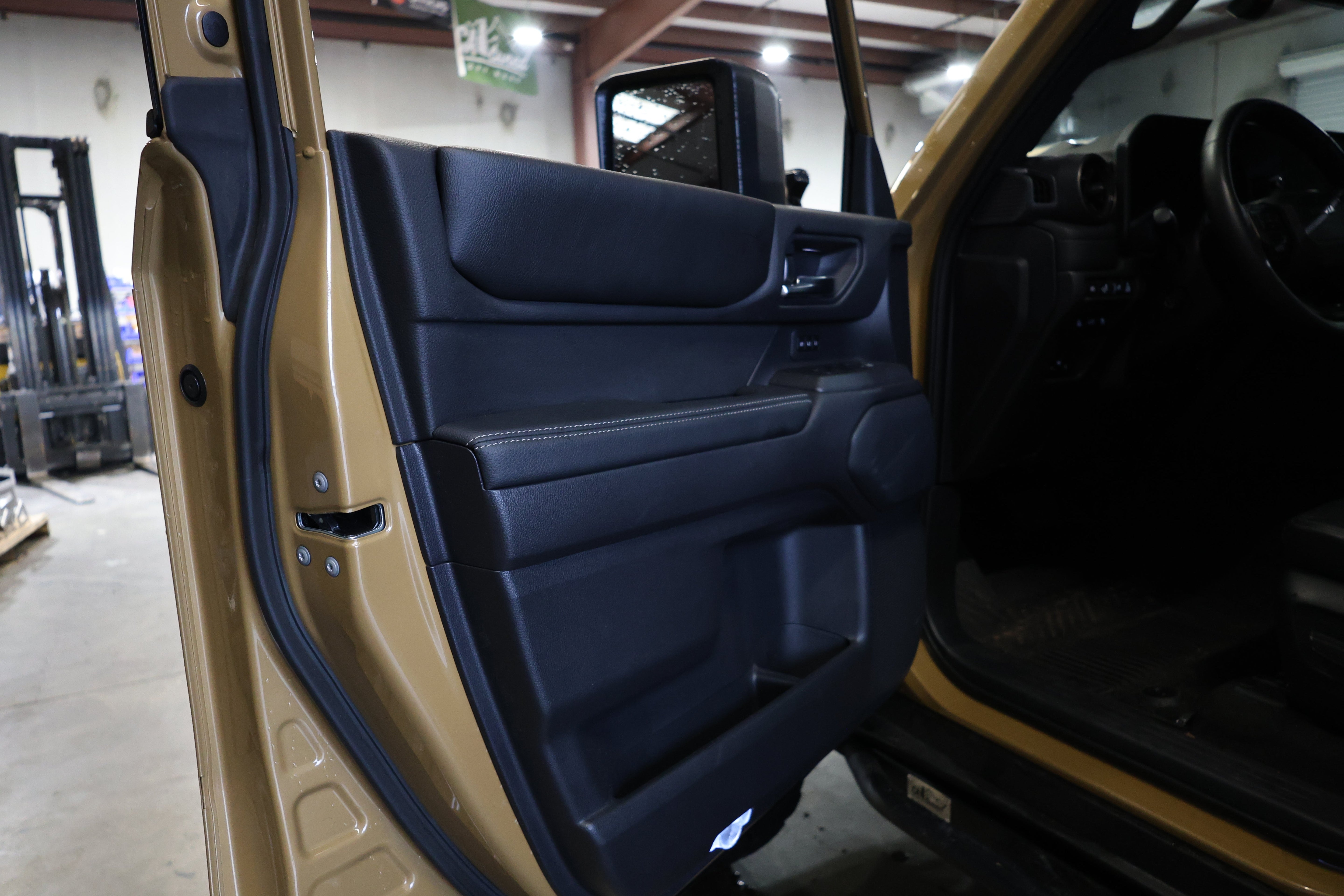 CAtuned Off-Road Arm Rest for Toyota Land Cruiser