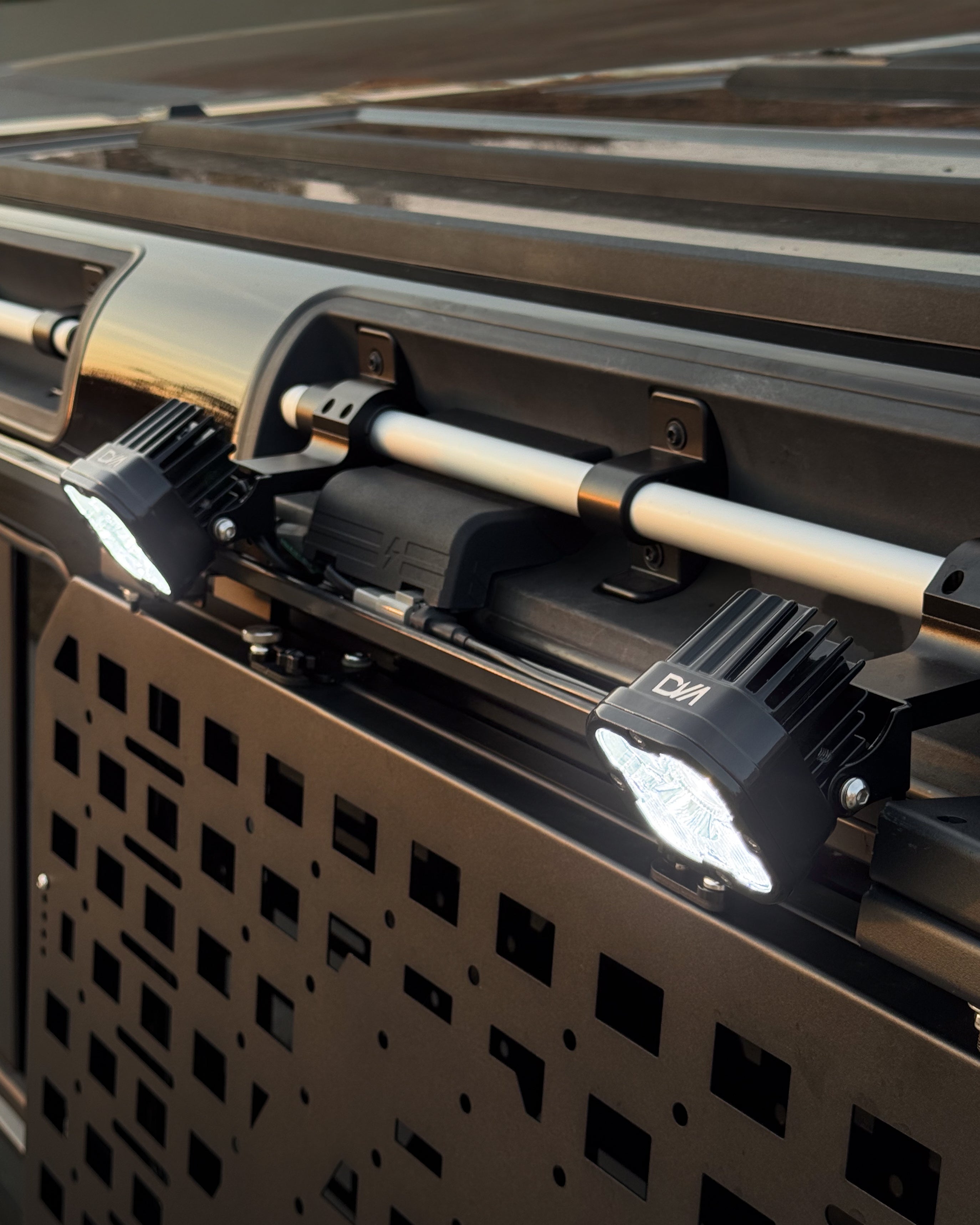 INEOS Grenadier: LED Side Light – Roof Bar Mount & DTP Plug-In
