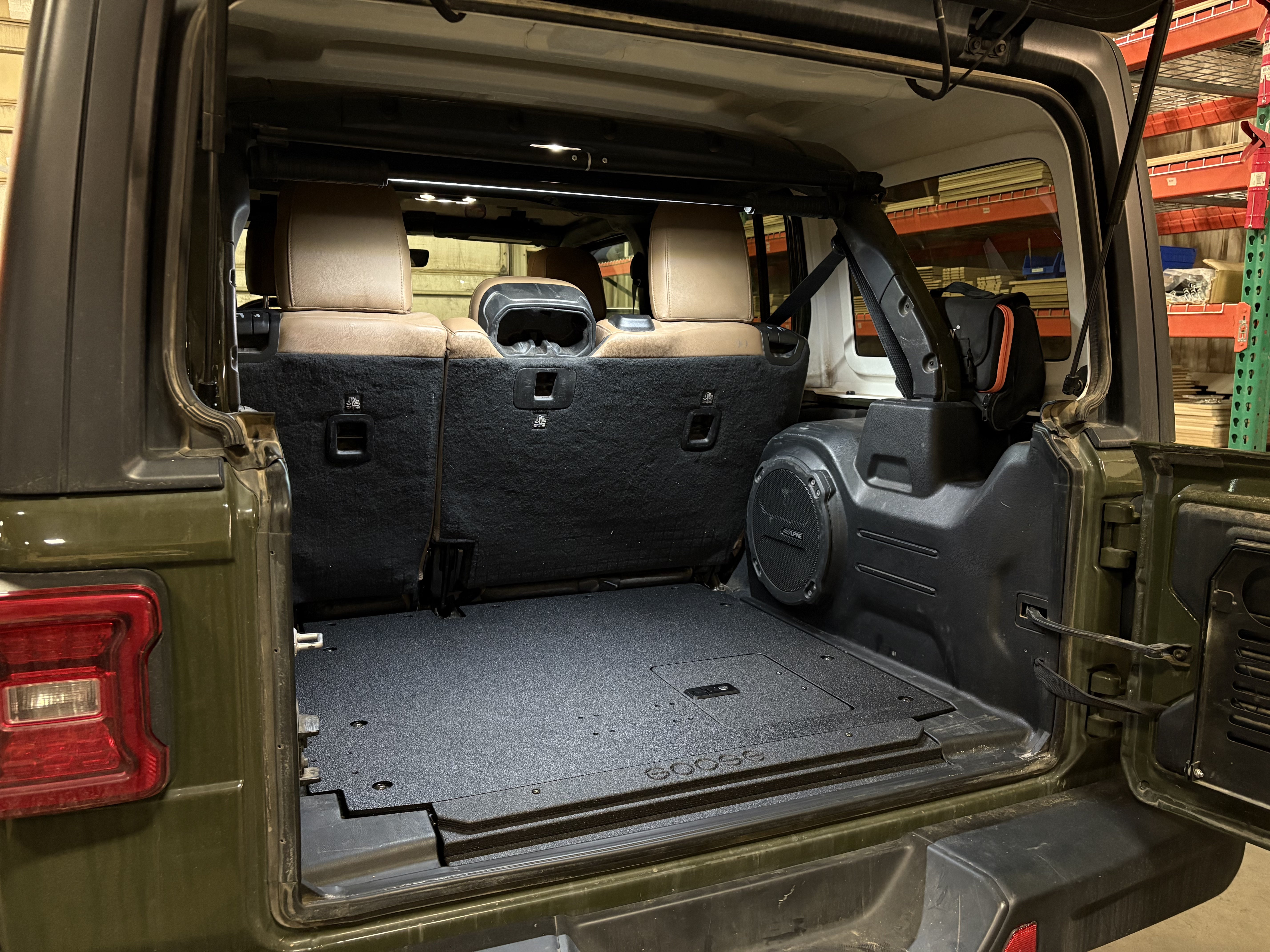 Jeep Wrangler 2018-Present JLU 4 Door - Rear Plate System Plate Systems Goose Gear- Overland Kitted