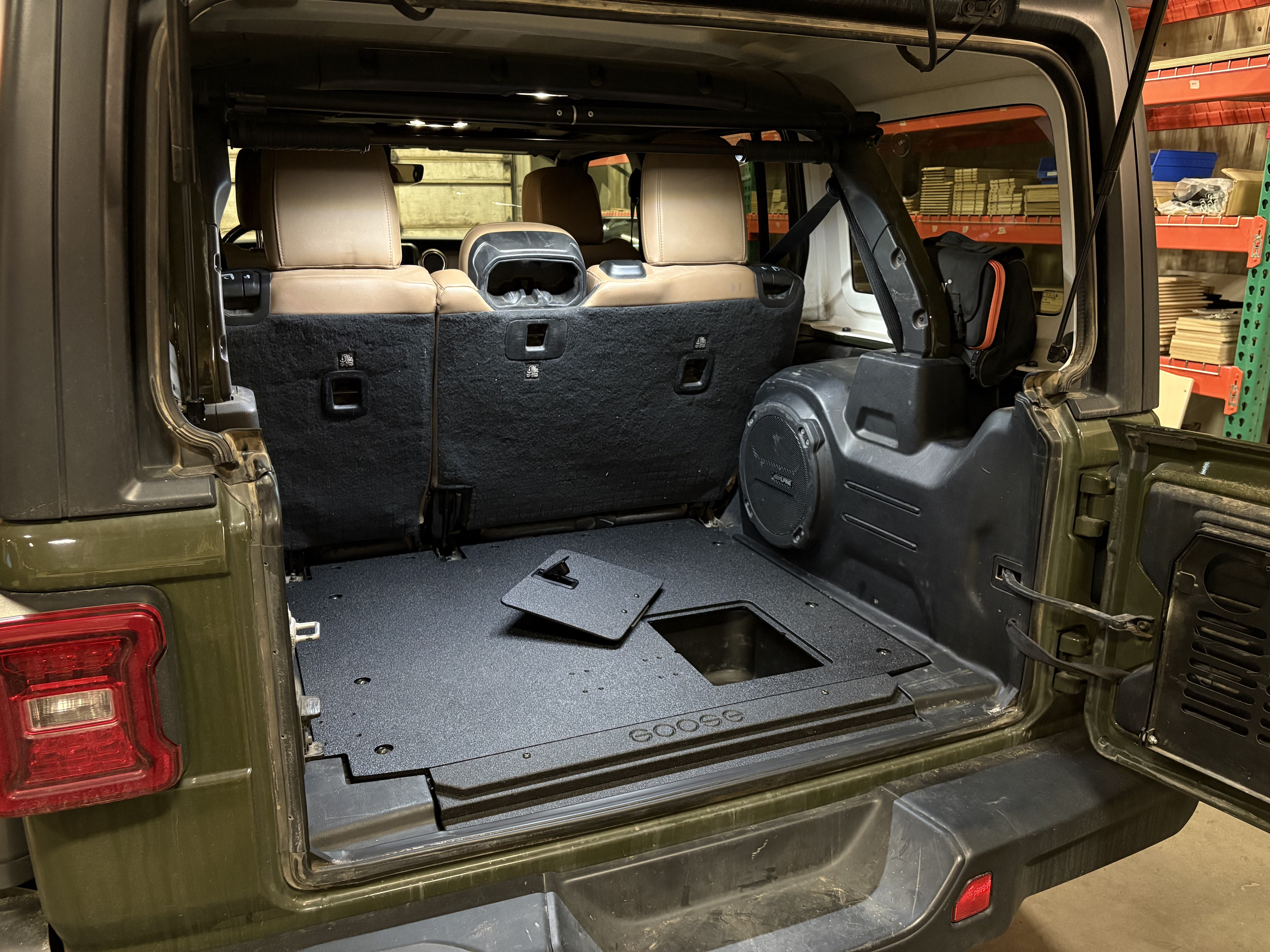 Jeep Wrangler 2018-Present JLU 4 Door - Rear Plate System Plate Systems Goose Gear- Overland Kitted