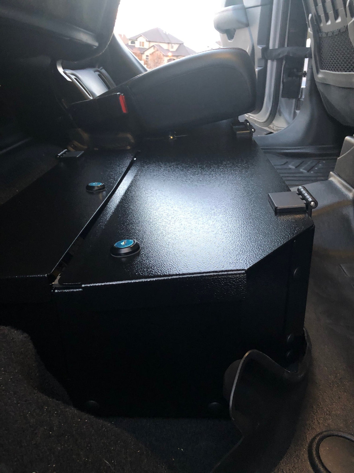Key lock on the Gladiator lock box lid