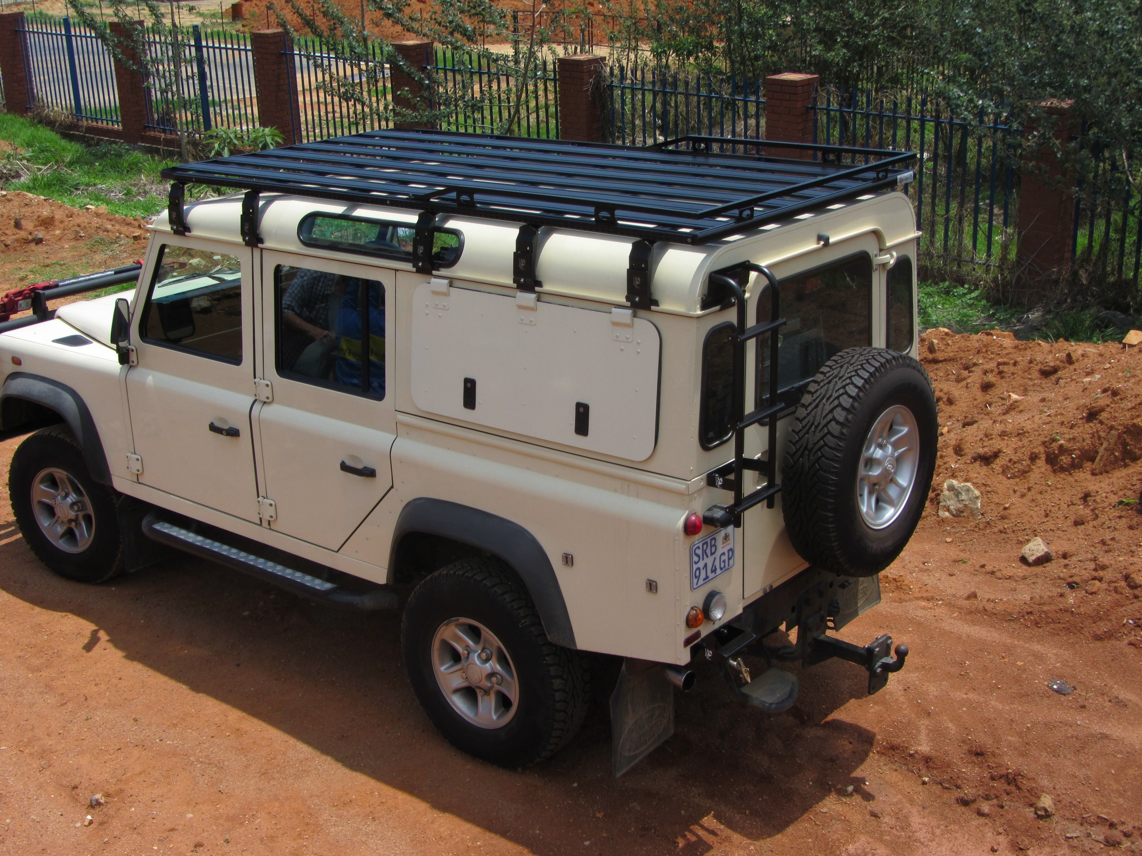 Land Rover Defender 110 K9 Roof Rack Kit  Roof Rack Eezi-Awn- Overland Kitted