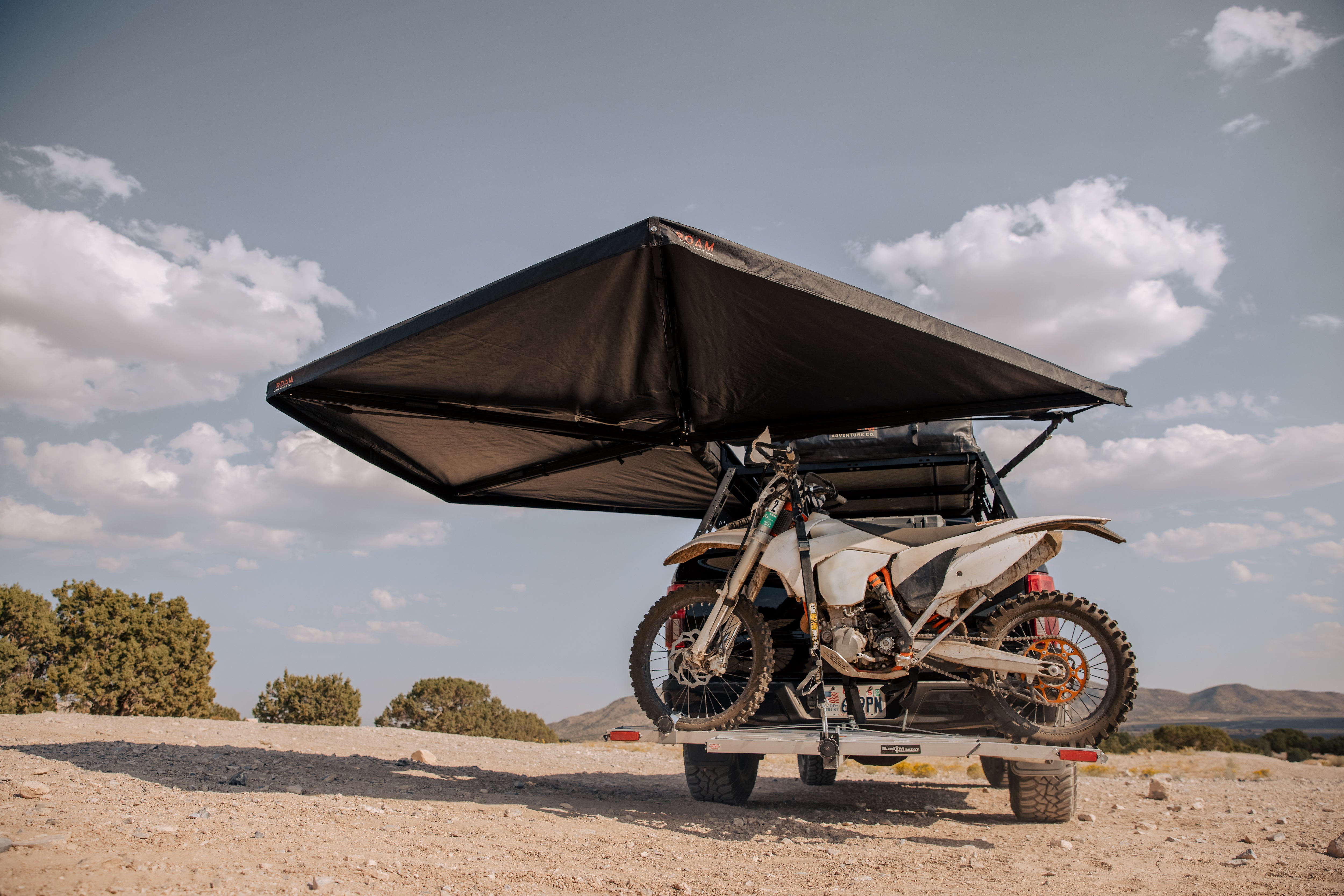 ROAM ARC 270 awning hub and support arm detail