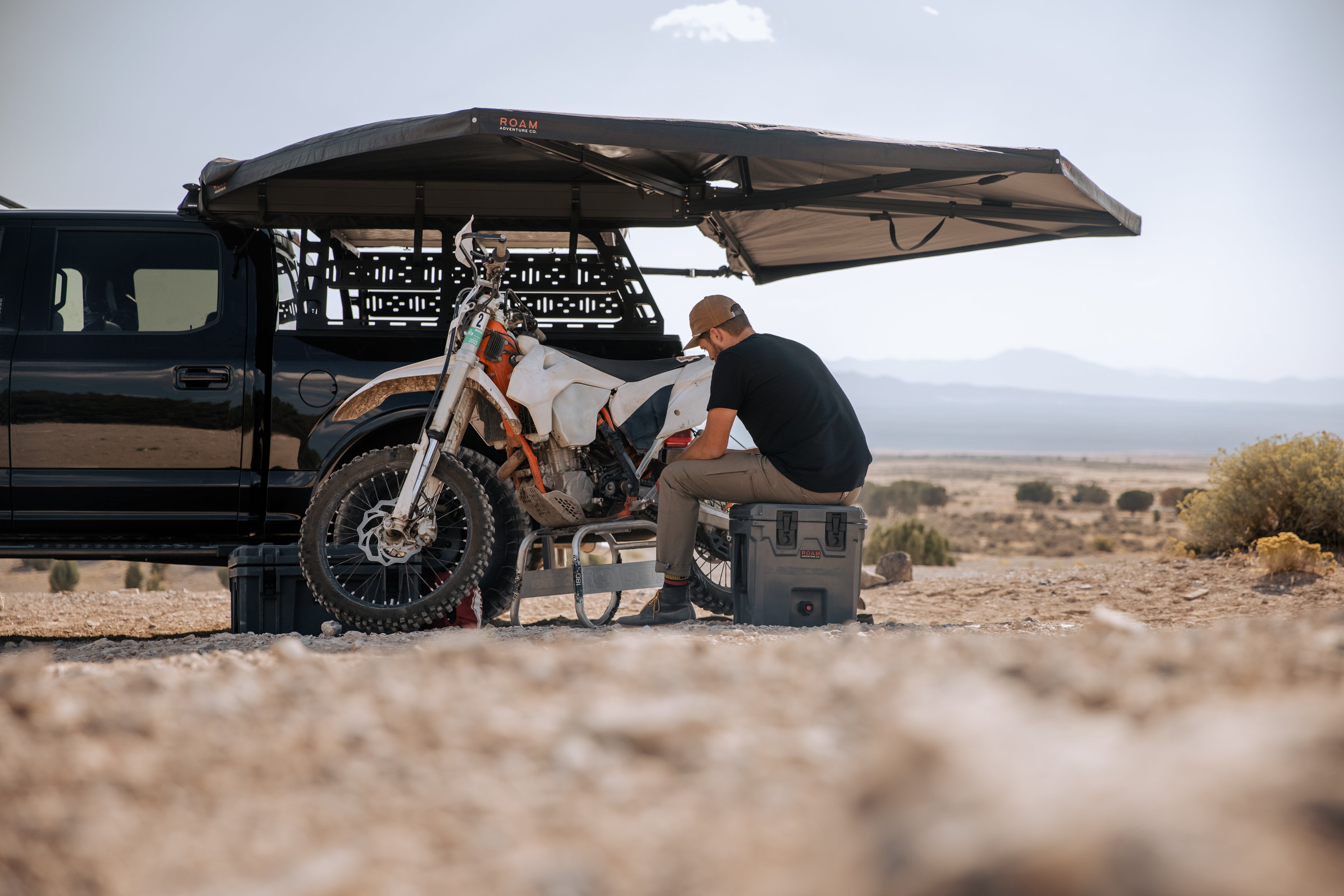 ROAM ARC 270 awning mounted to a roof rack