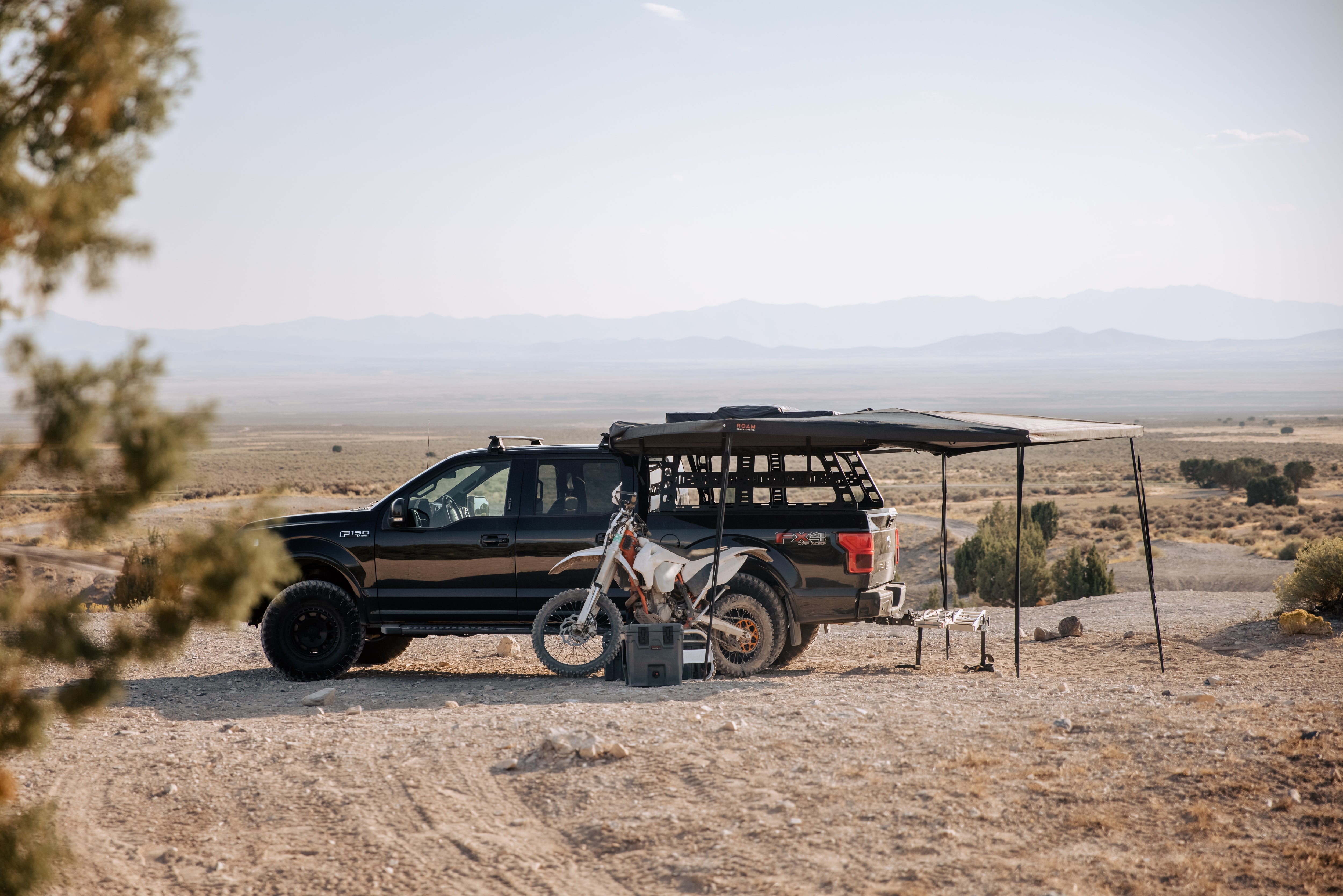 ROAM ARC 270 awning multi-layer fabric detail