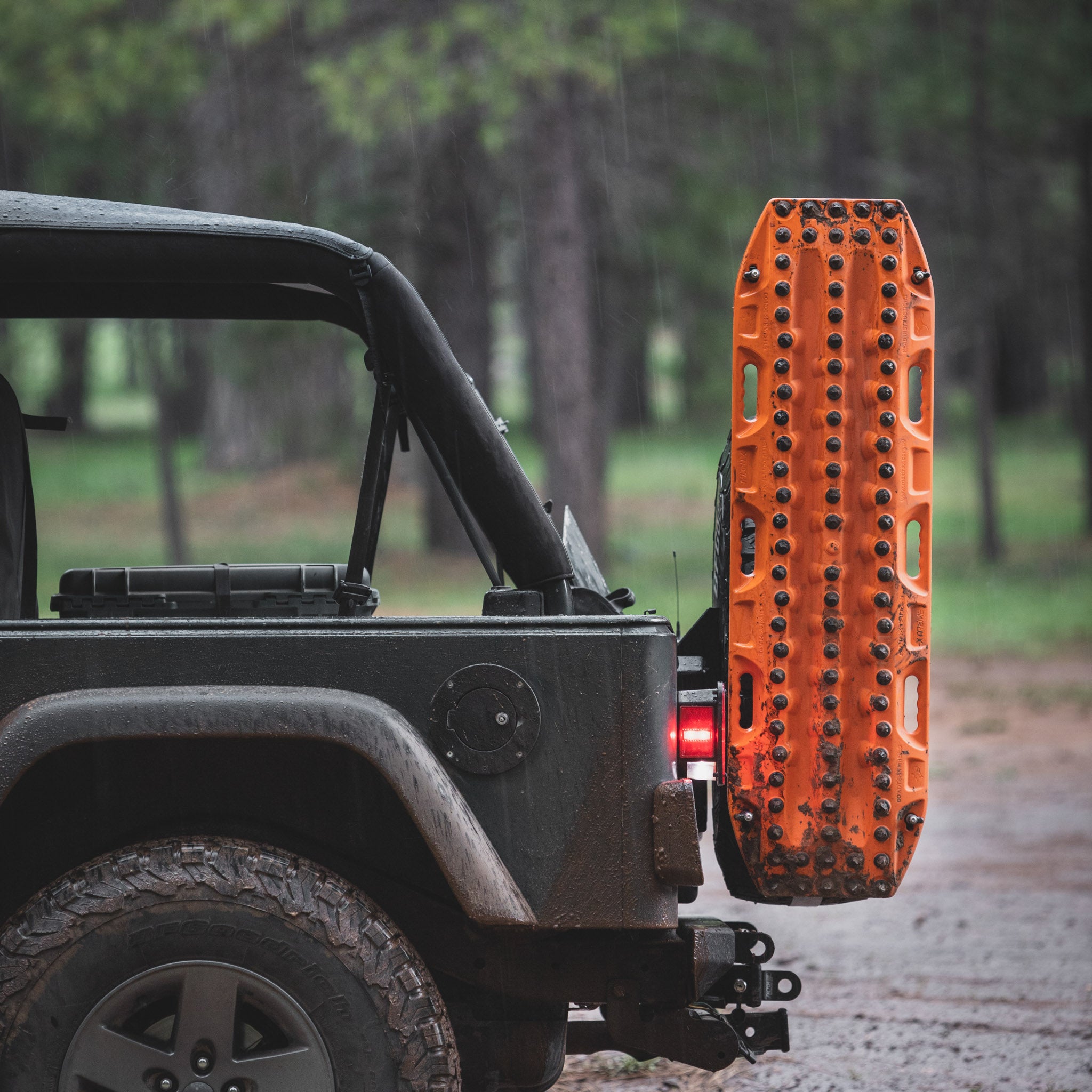 Overland Kitted Spare Tire MAXTRAX® Mounting System Mounting Gear Overland Kitted- Overland Kitted