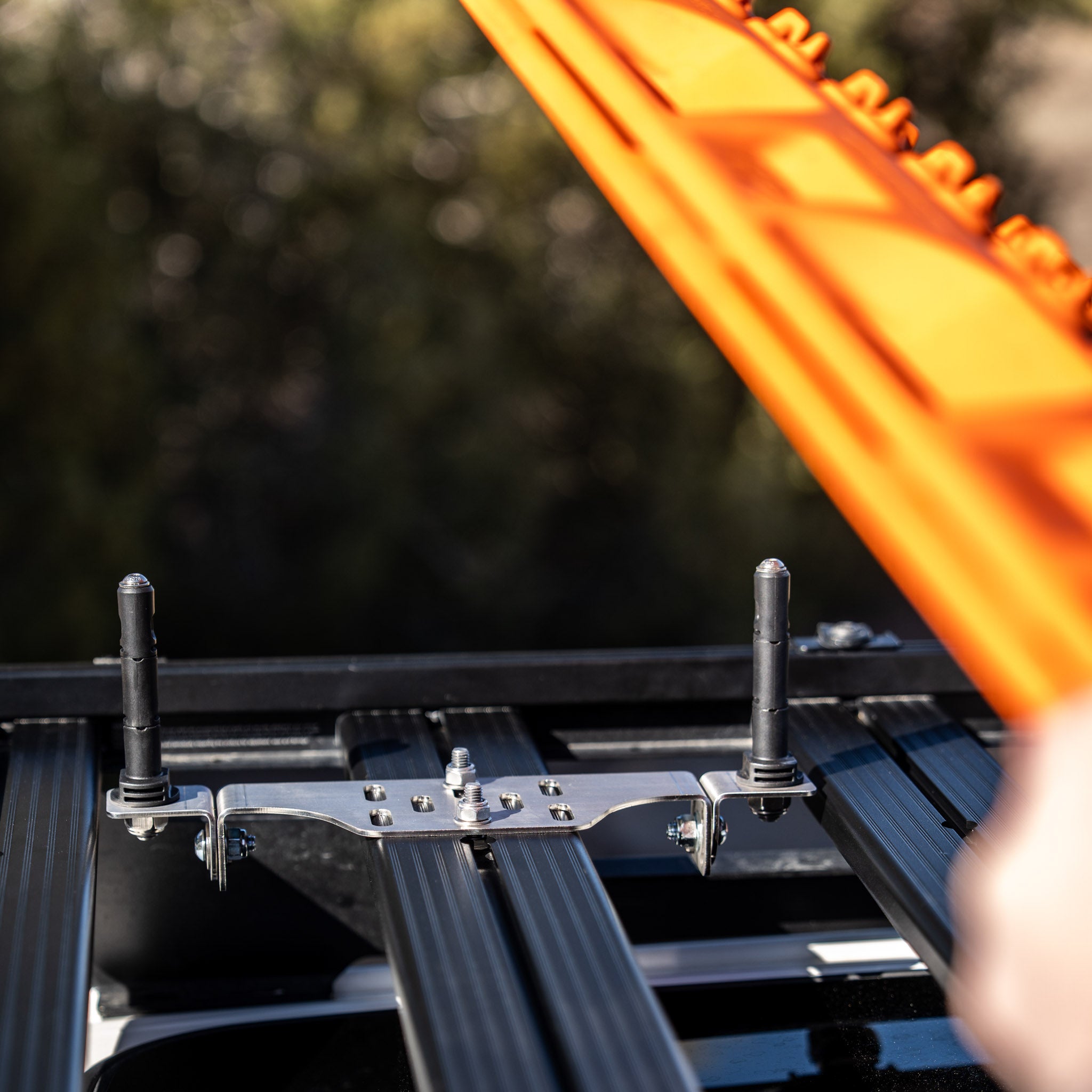 Overland Kitted Stealth Folding MAXTRAX® Roof Rack Mount