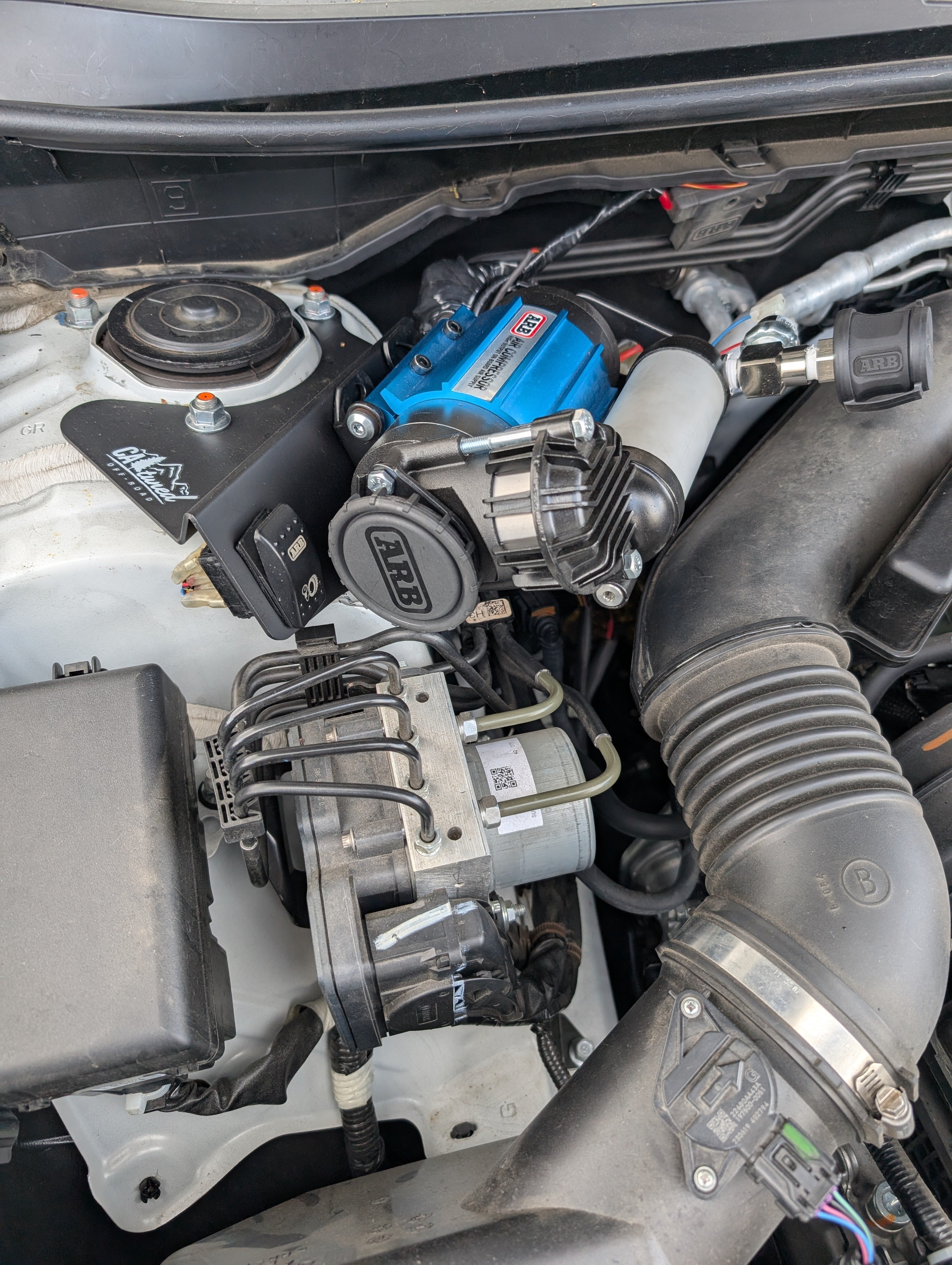 CAtuned Off-Road ARB Compact Air Compressor with Mount and Air Fitting Kit for Subaru Crosstrek