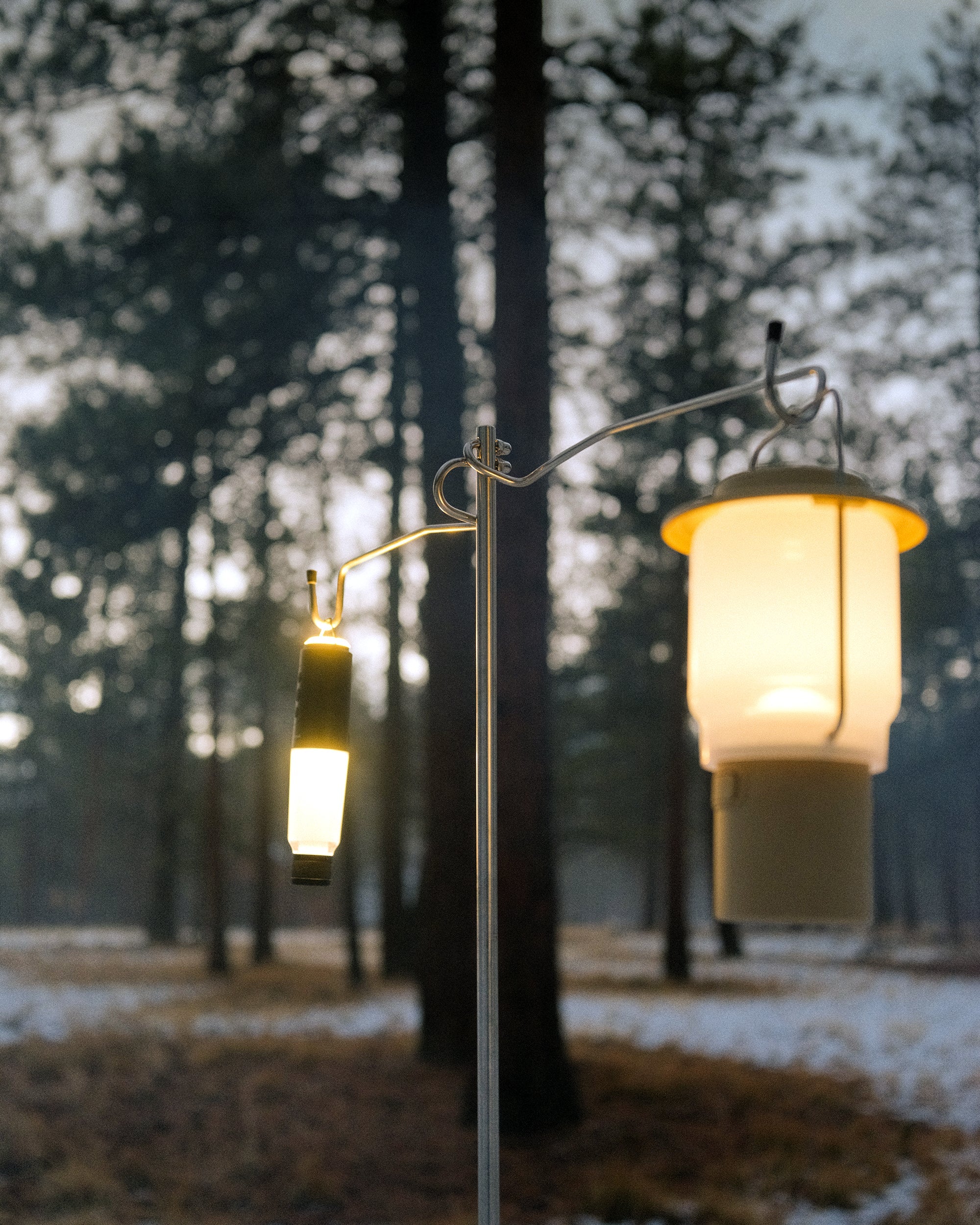 Double Head Tripod Stainless Steel Lantern Post