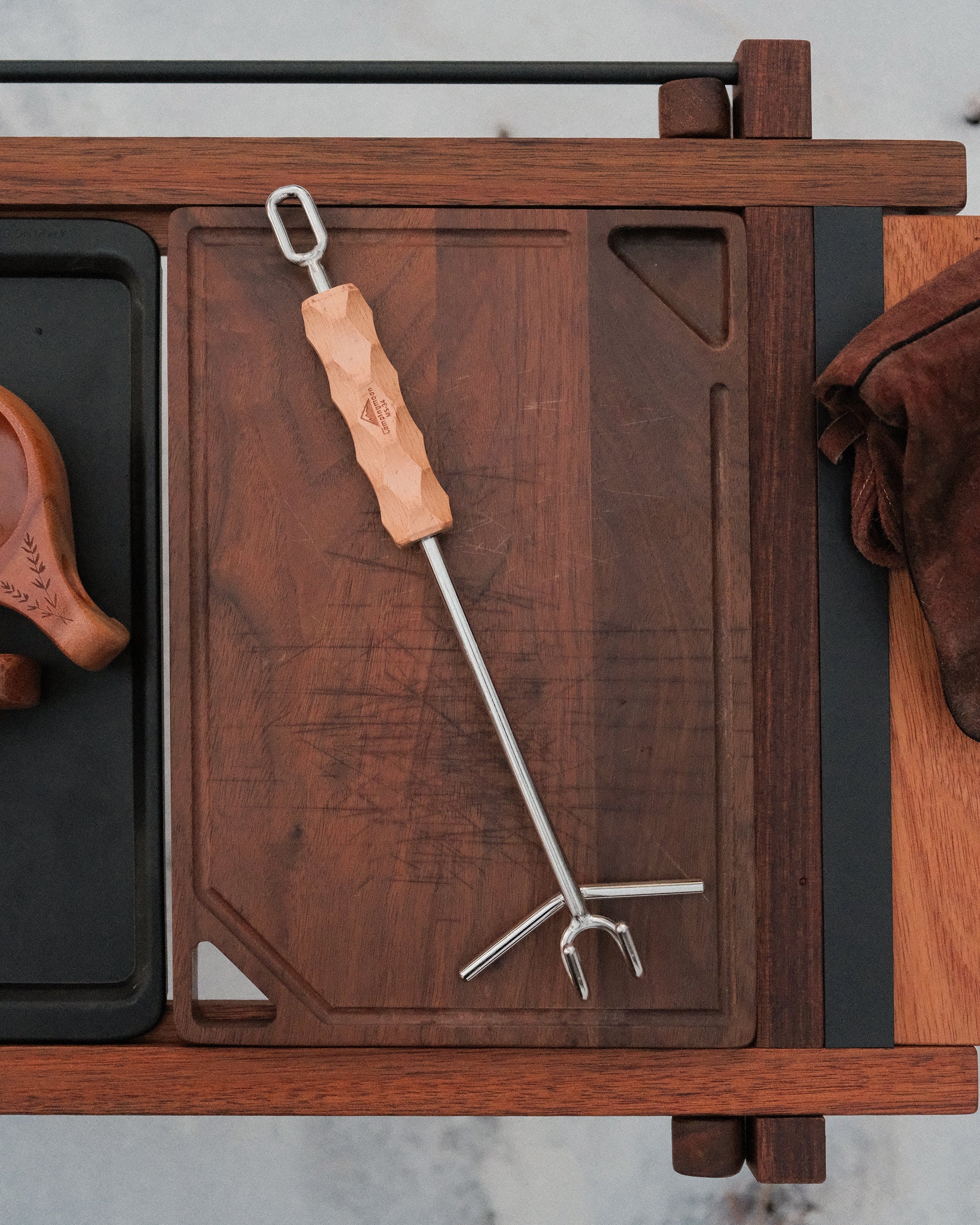 Dutch Oven Lid Lifter