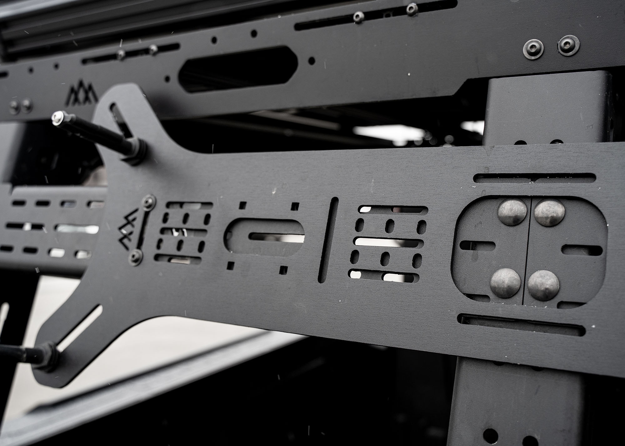 Universal Dogbone Aluminum Traction Board Mount