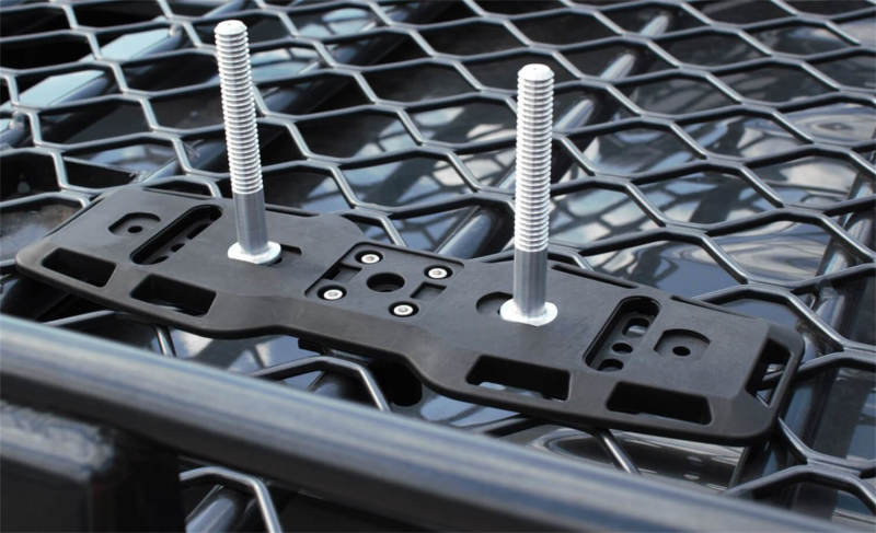 ARB TRED Flat-Mount Adapter Kit quick-release pin detail