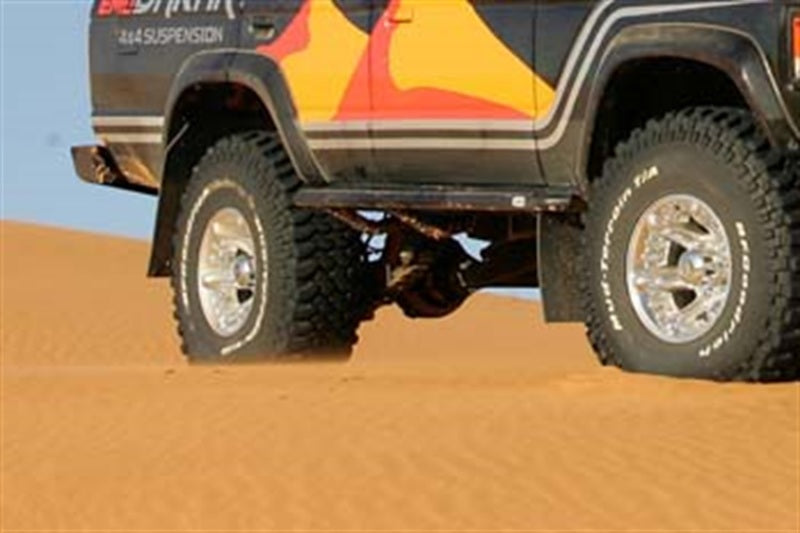 ARB Deluxe protection step for Land Cruiser 60 Series — profile view