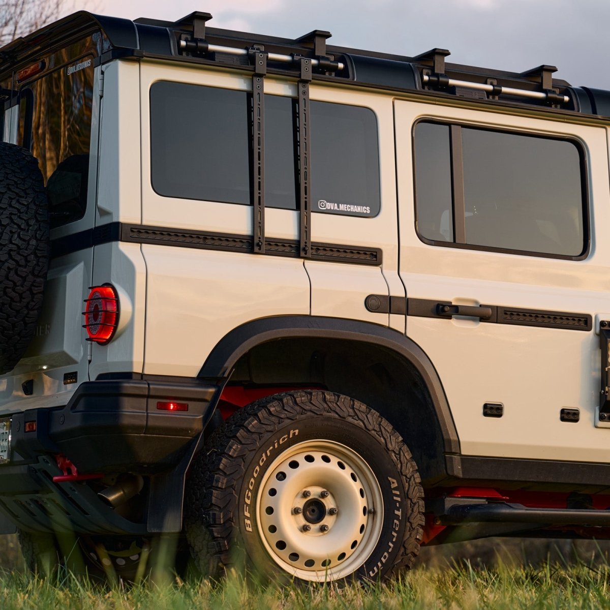 Side-Mounted Accessory Carrier for INEOS Grenadier Gen 2