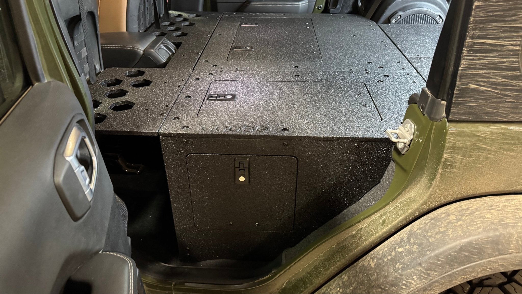 Jeep Wrangler 2018-Present JLU 4 Door - Second Row Seat Delete Plate System - 8" or 10" Module Based