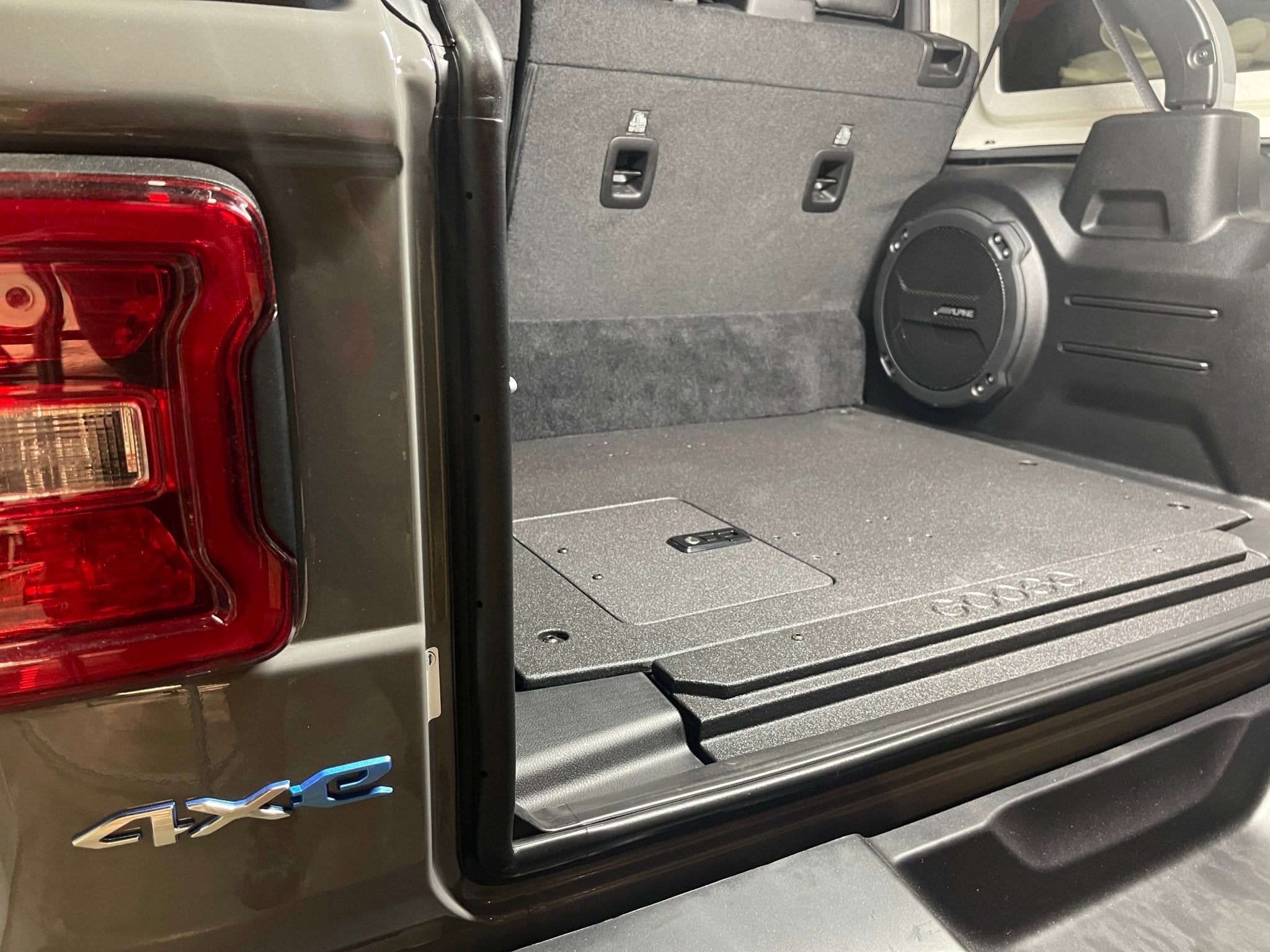 Jeep Wrangler 2021-Present 4xe 4 Door - Rear Plate System Plate Systems Goose Gear- Overland Kitted