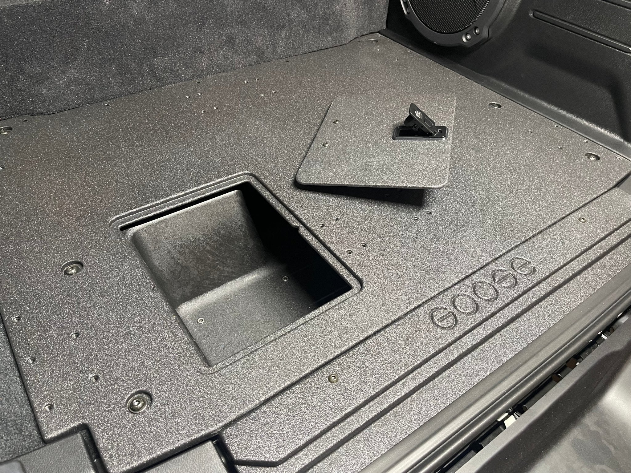 Jeep Wrangler 2021-Present 4xe 4 Door - Rear Plate System Plate Systems Goose Gear- Overland Kitted