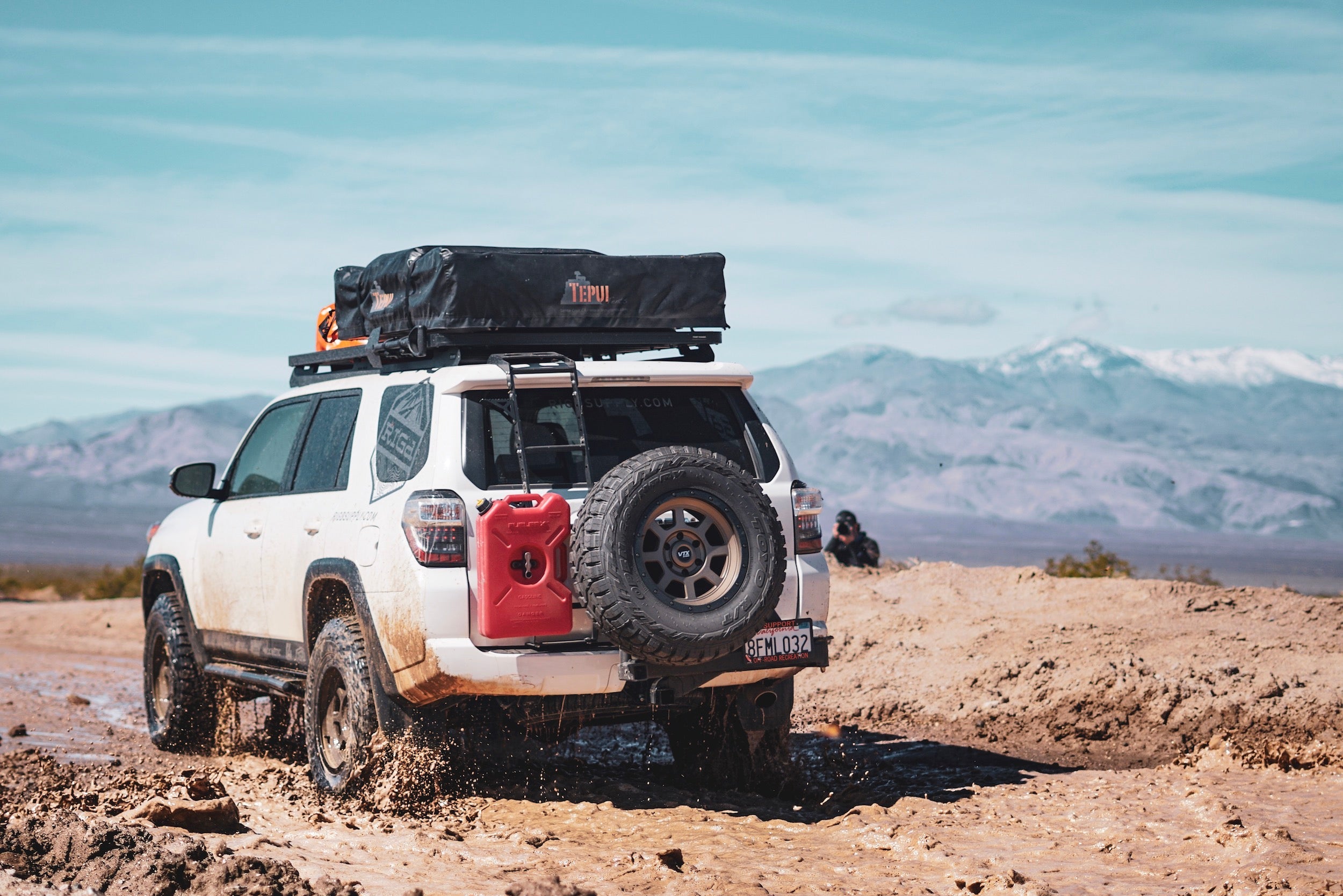 UltraSwing® Short-Fit Spare Tire Hitch Mount | RiGd Supply Vehicle RIGd Supply- Overland Kitted