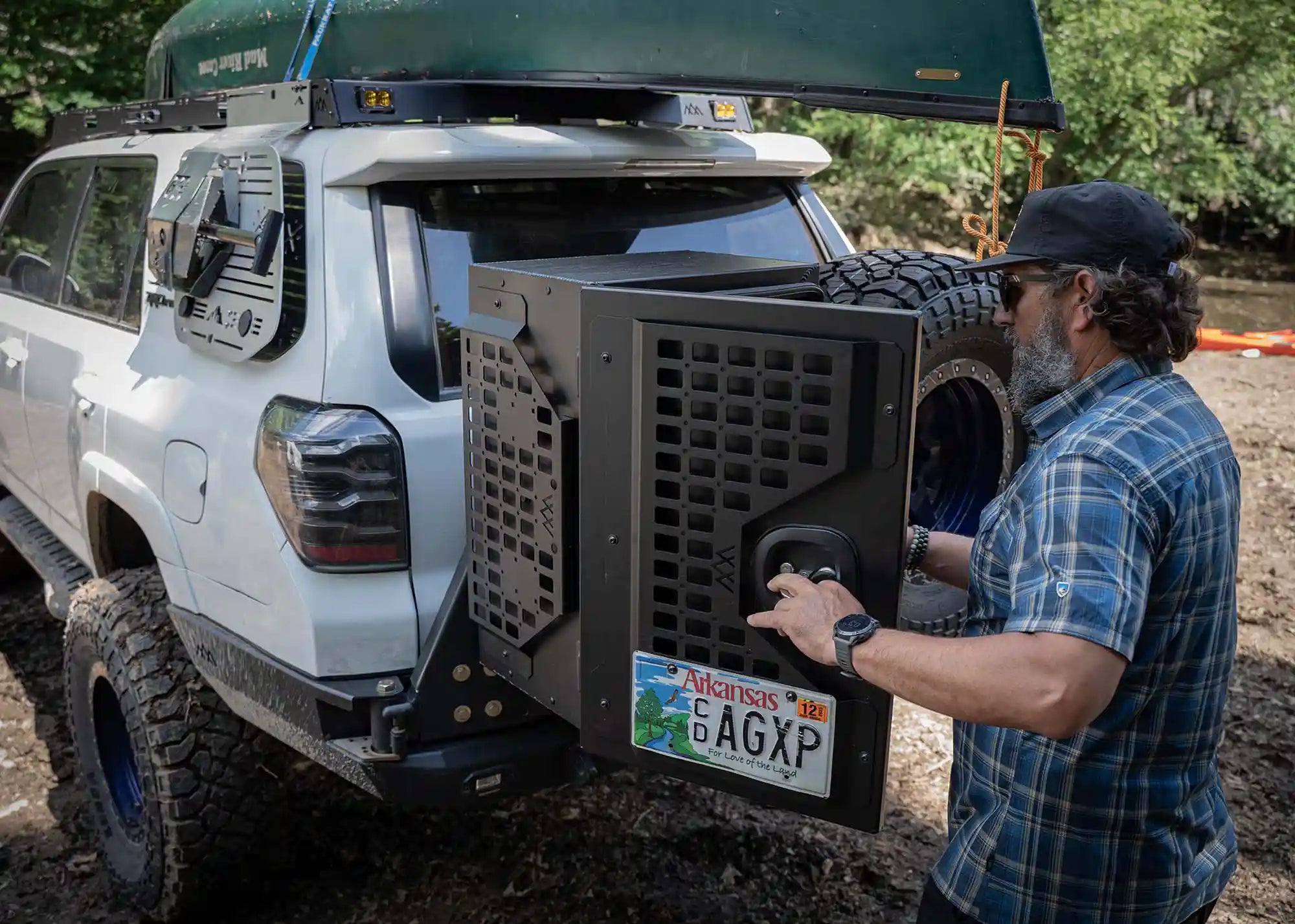 Universal Overland Storage Box (19x28x15)