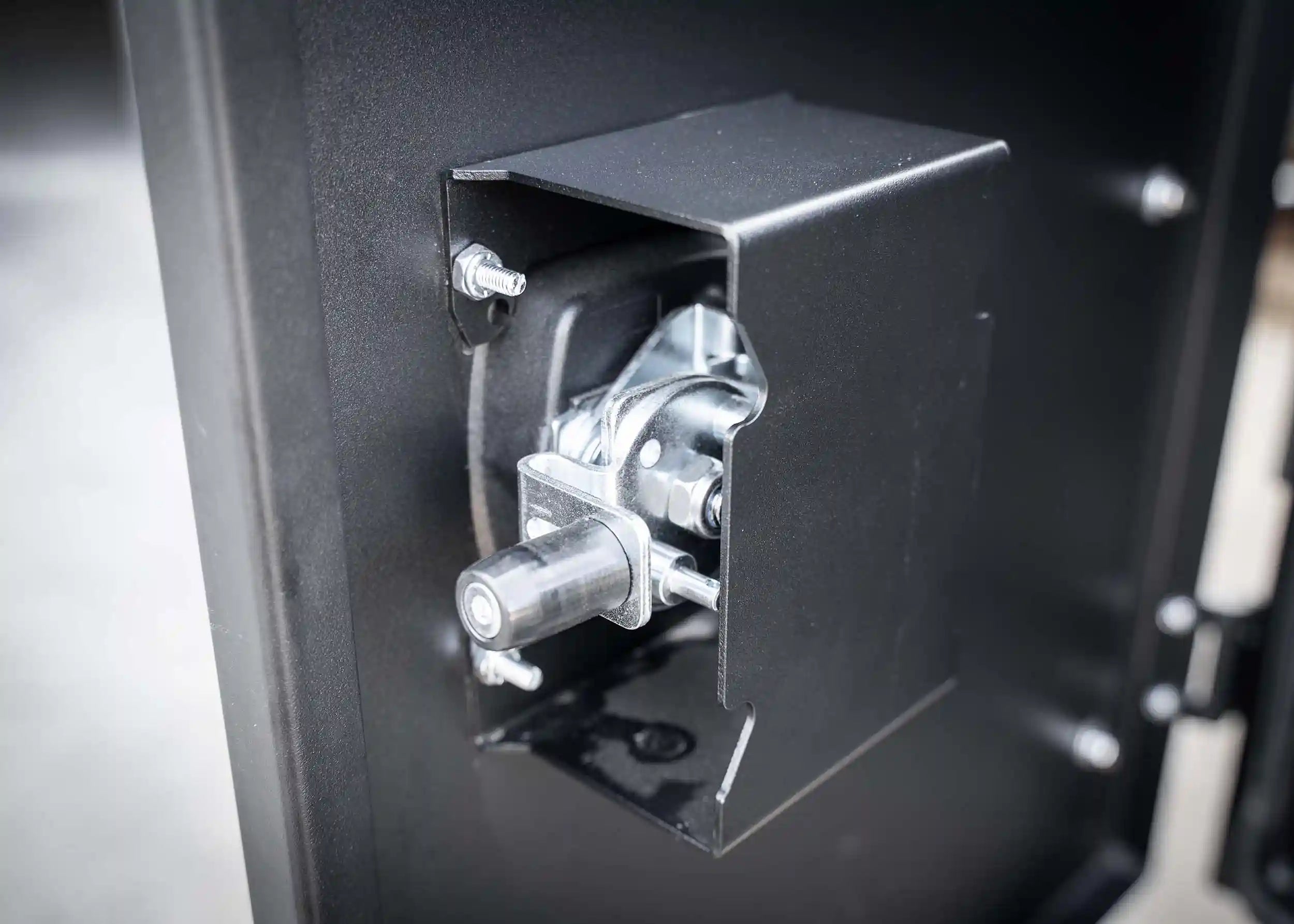 Universal Overland Storage Box (19x28x15)