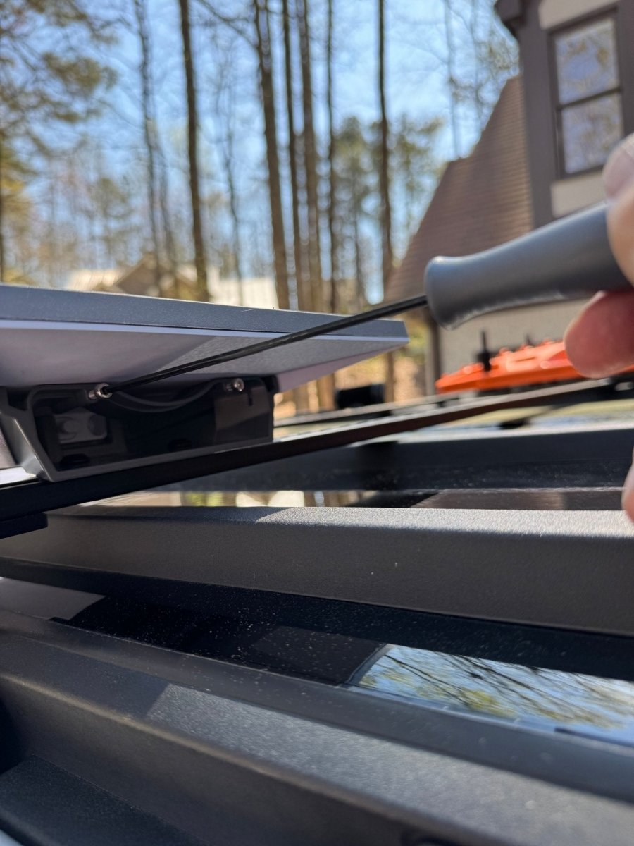 Low Stock: Starlink Mini Roof Rack Mount v2 – Universal Roof Rack Fit with Anti-Theft Kickstand